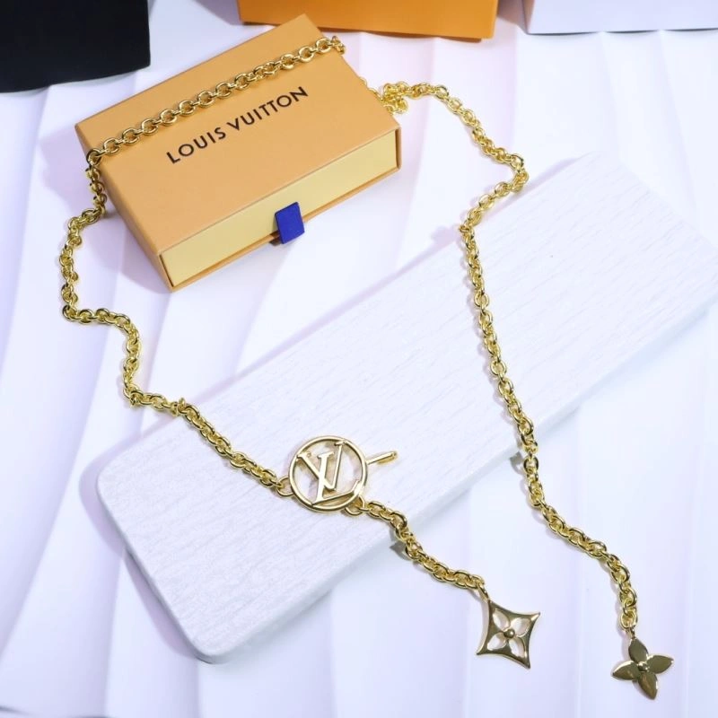 Breathable Louis Vuitton Chains 262693