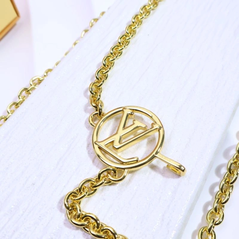 Breathable Louis Vuitton Chains 262693
