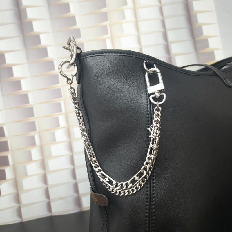 Louis Vuitton Chains Stylish 262691