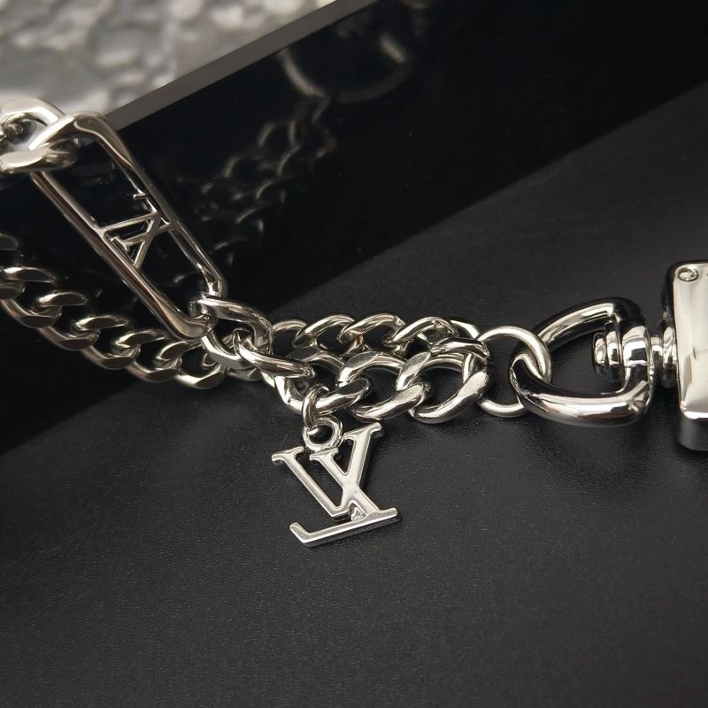 Louis Vuitton Chains Stylish 262691