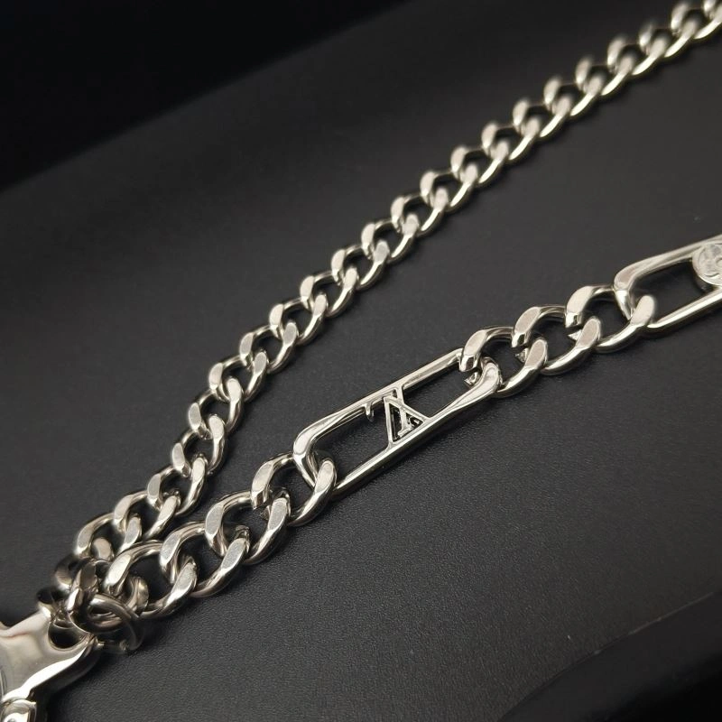 Louis Vuitton Chains Stylish 262691