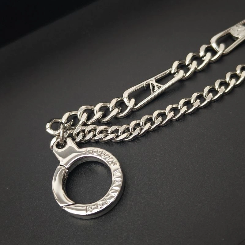 Louis Vuitton Chains Stylish 262691