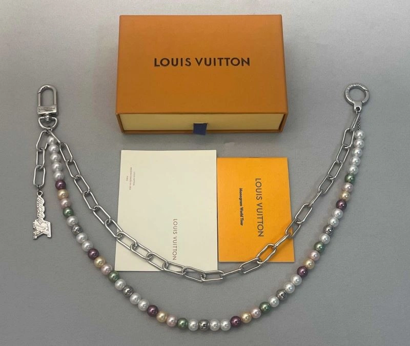 MoistureWicking Louis Vuitton Chains 262681