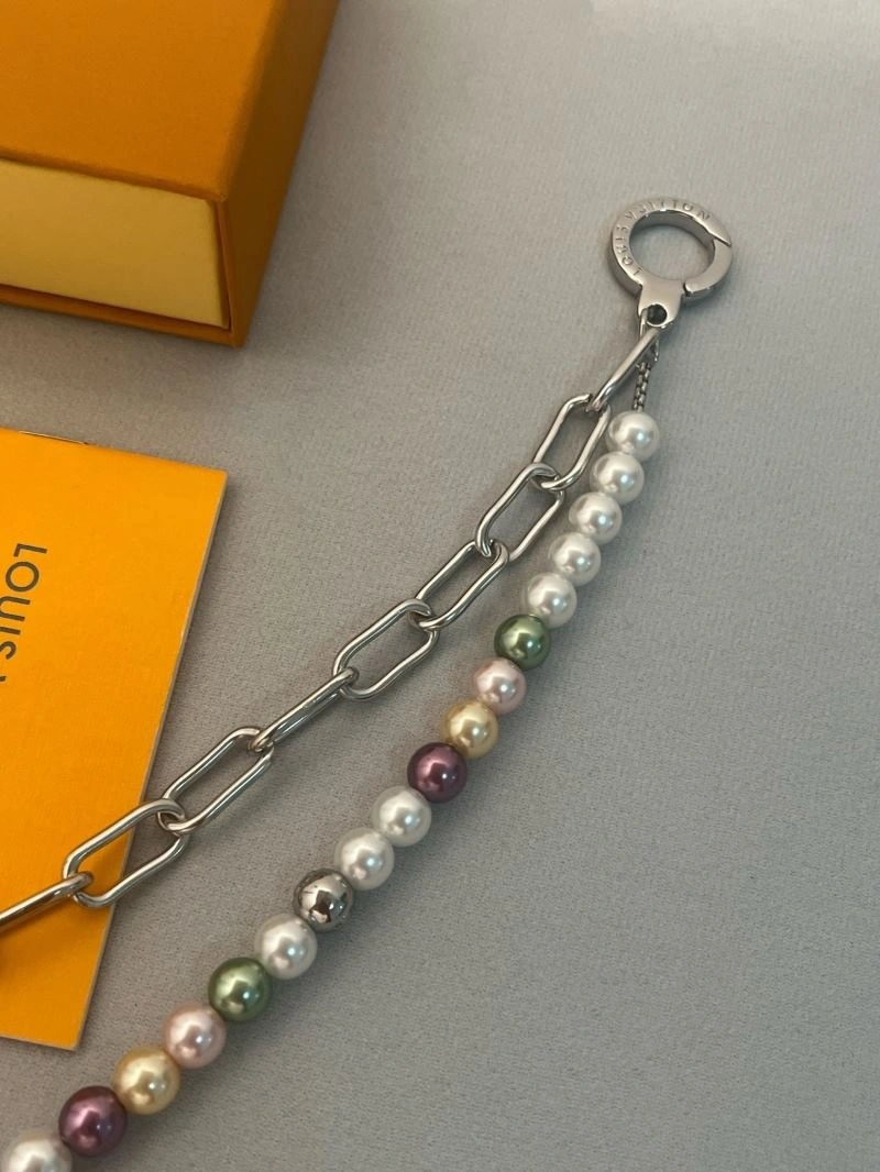 MoistureWicking Louis Vuitton Chains 262681