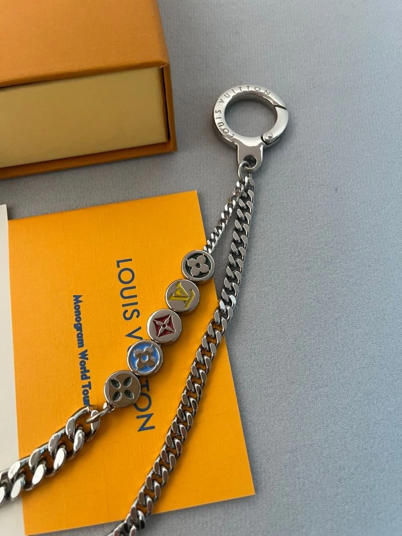 Snug Louis Vuitton Chains 262685