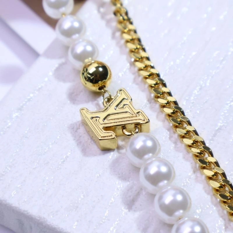 Premium Louis Vuitton Chains 262677
