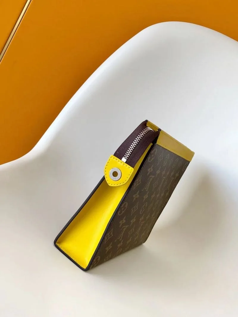 Trendsetting Louis Vuitton Clutch Bags 43355