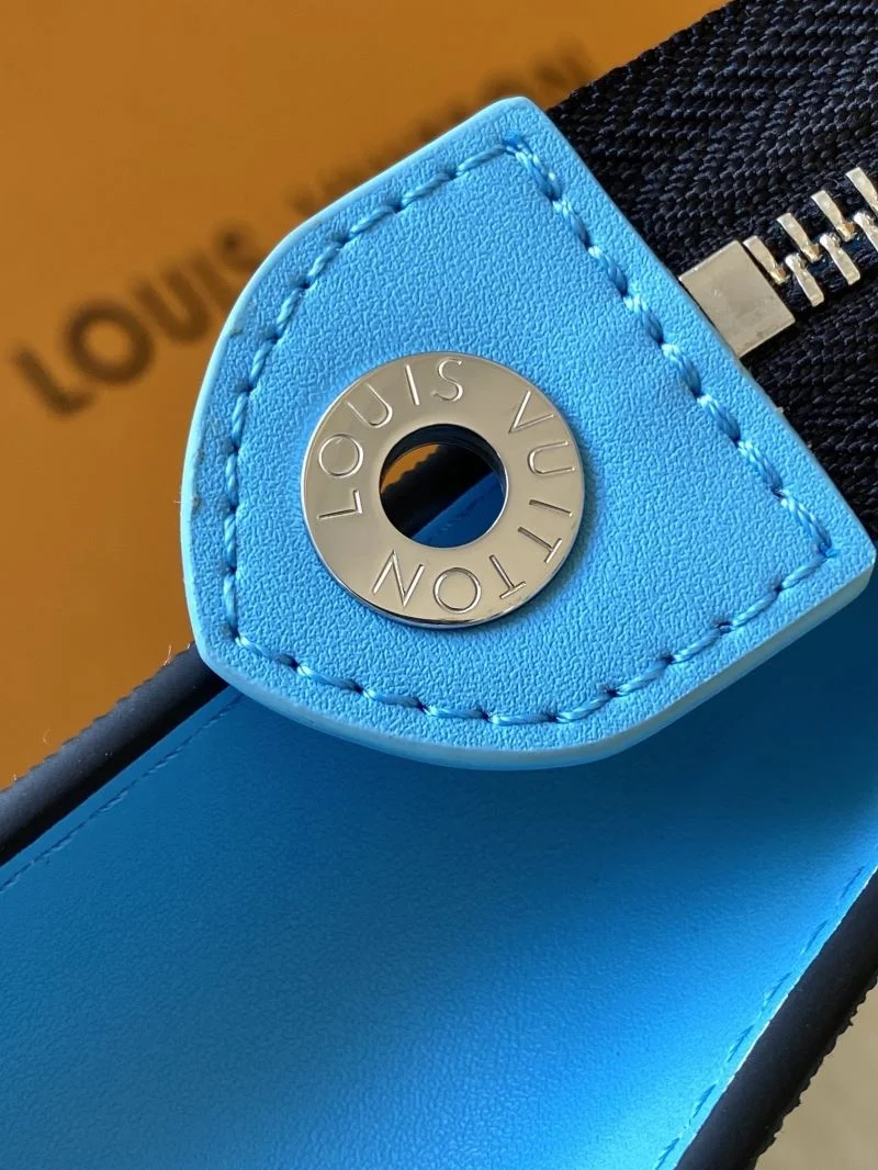 Compact Louis Vuitton Clutch Bags 43350
