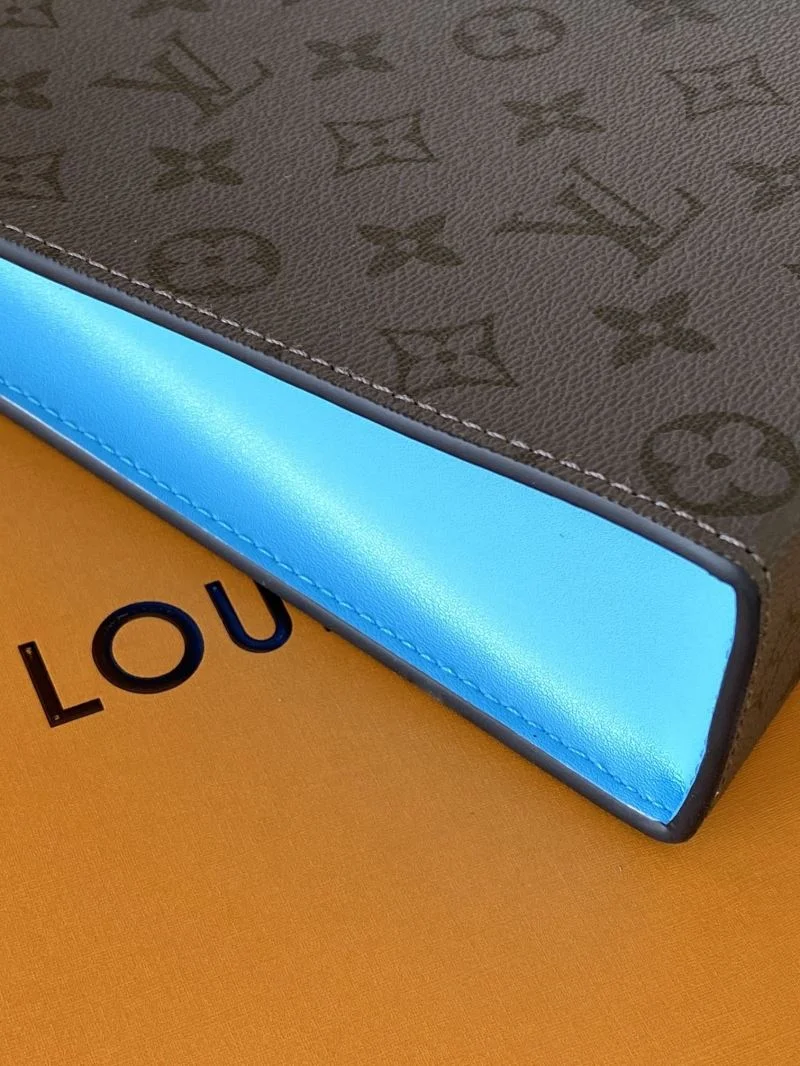 Compact Louis Vuitton Clutch Bags 43350