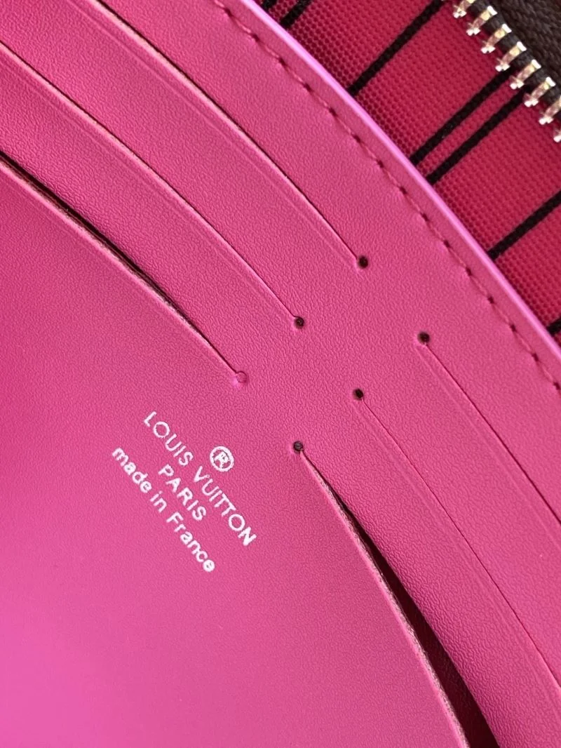 Louis Vuitton Clutch Bags Comfortable 43339