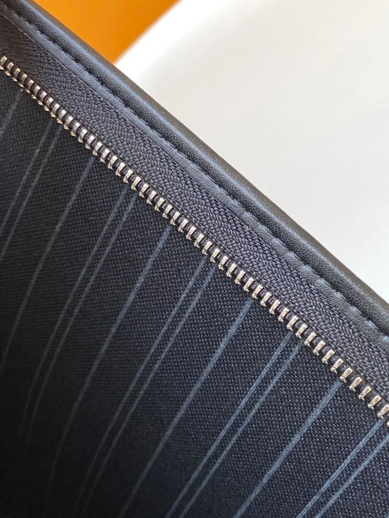 SmartChoice Louis Vuitton Clutch Bags 43352