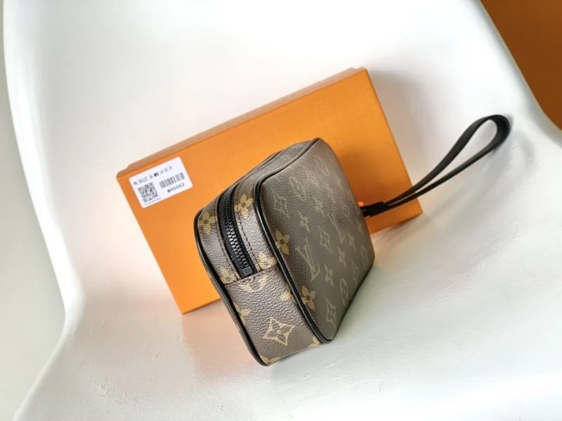 RelaxedFit Louis Vuitton Clutch Bags 42907