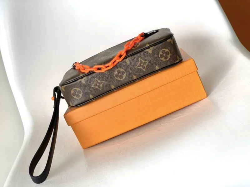 RelaxedFit Louis Vuitton Clutch Bags 42907