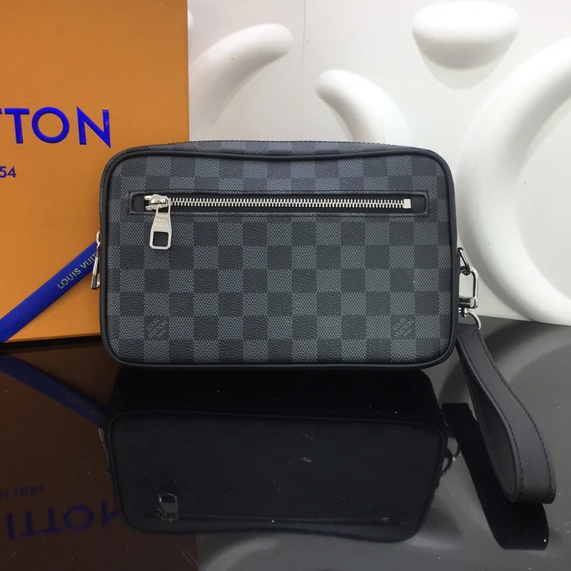 Louis Vuitton Clutch Bags FashionForward 41628