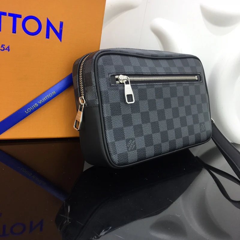 Louis Vuitton Clutch Bags FashionForward 41628