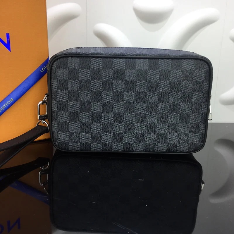 Louis Vuitton Clutch Bags FashionForward 41628