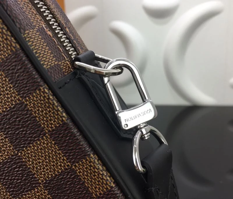 Comfortable Louis Vuitton Clutch Bags 41625