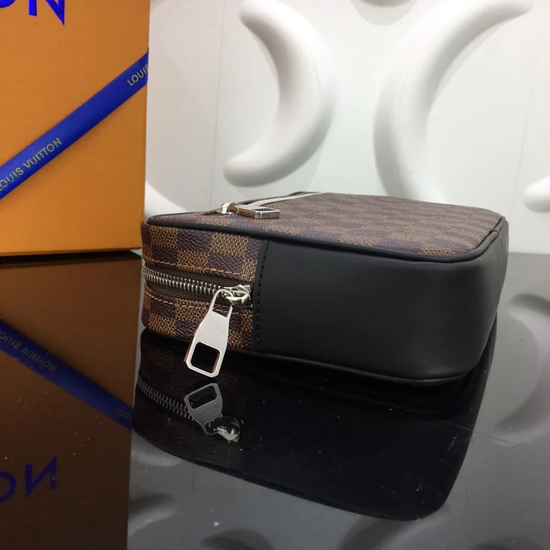 Comfortable Louis Vuitton Clutch Bags 41625