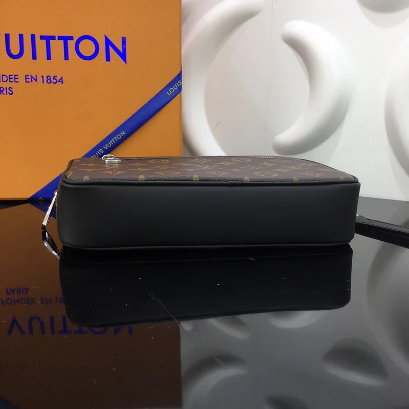Louis Vuitton Clutch Bags Breathable 41671