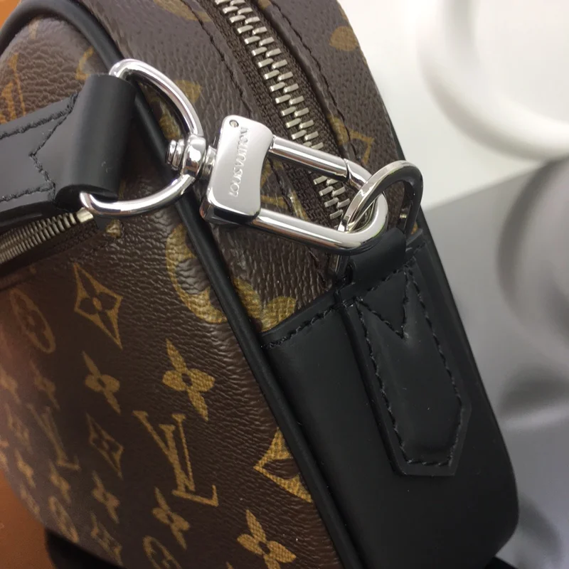 Louis Vuitton Clutch Bags Breathable 41671