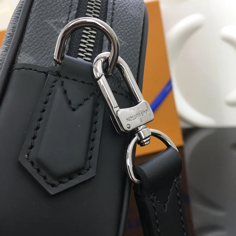 Louis Vuitton Clutch Bags Modern 41629