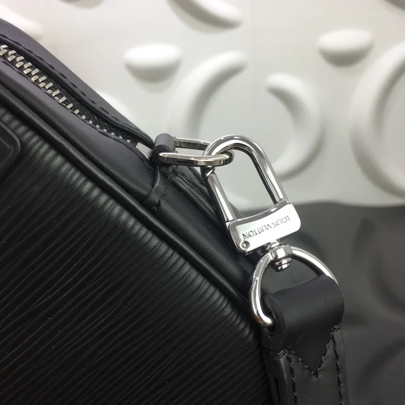Stretchable Louis Vuitton Clutch Bags 41610
