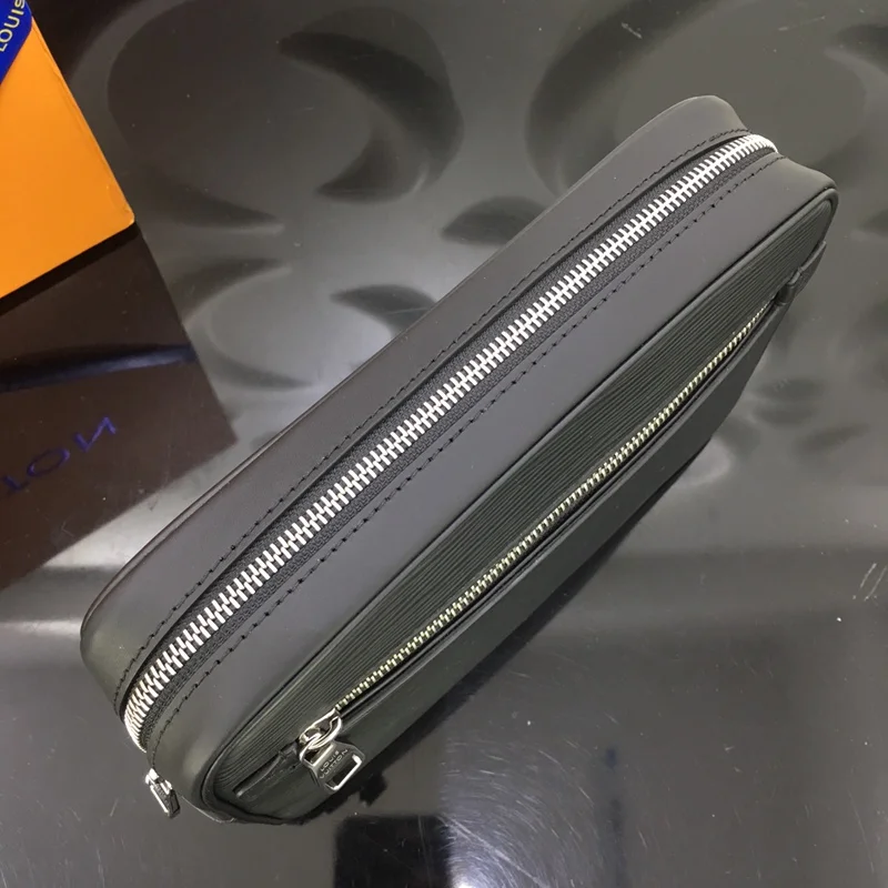Stretchable Louis Vuitton Clutch Bags 41610