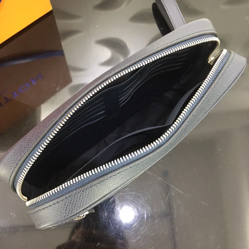 Louis Vuitton Clutch Bags Versatile 41667
