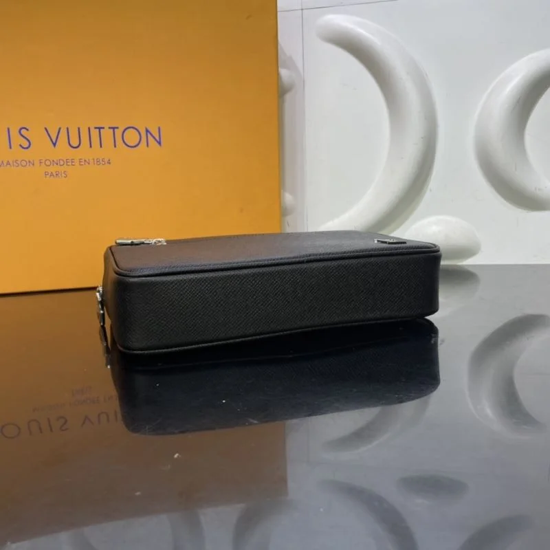 ZipUp Louis Vuitton Clutch Bags 41620
