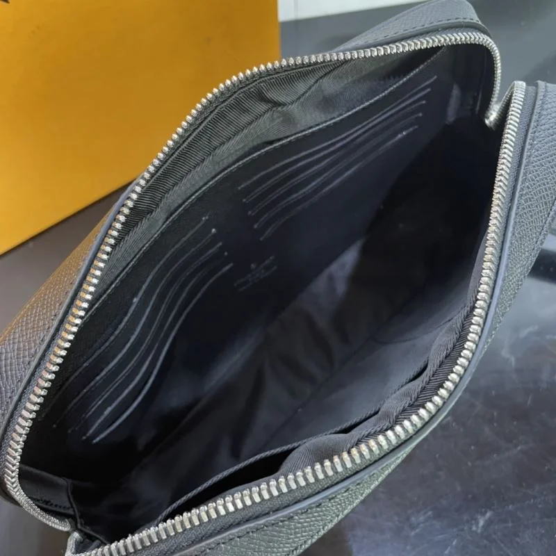 ZipUp Louis Vuitton Clutch Bags 41620