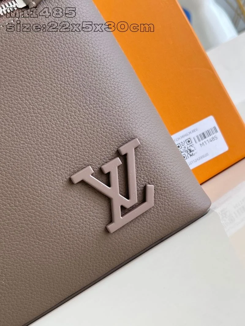Louis Vuitton Clutch Bags Bold 41243