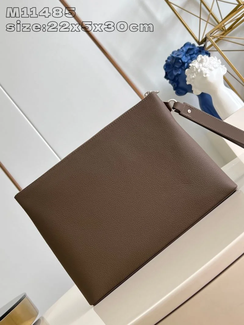 Louis Vuitton Clutch Bags Bold 41243
