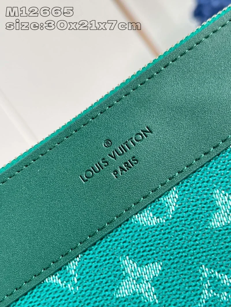Contemporary Louis Vuitton Clutch Bags 41245