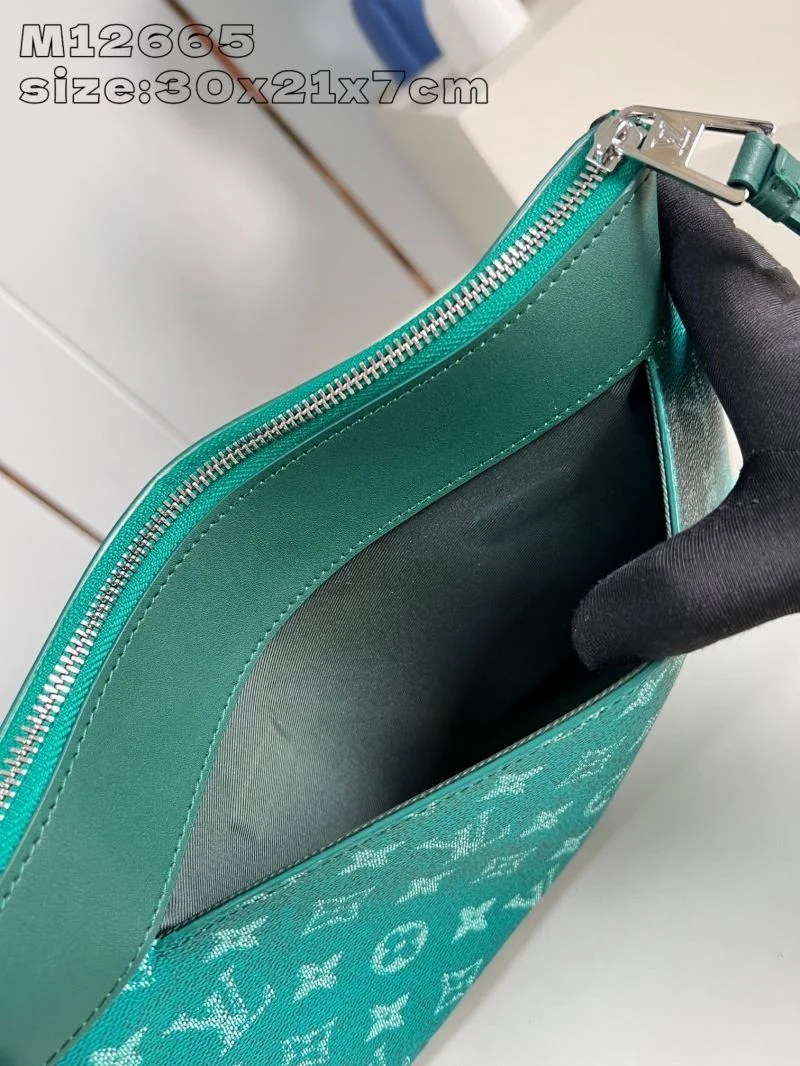 Contemporary Louis Vuitton Clutch Bags 41245