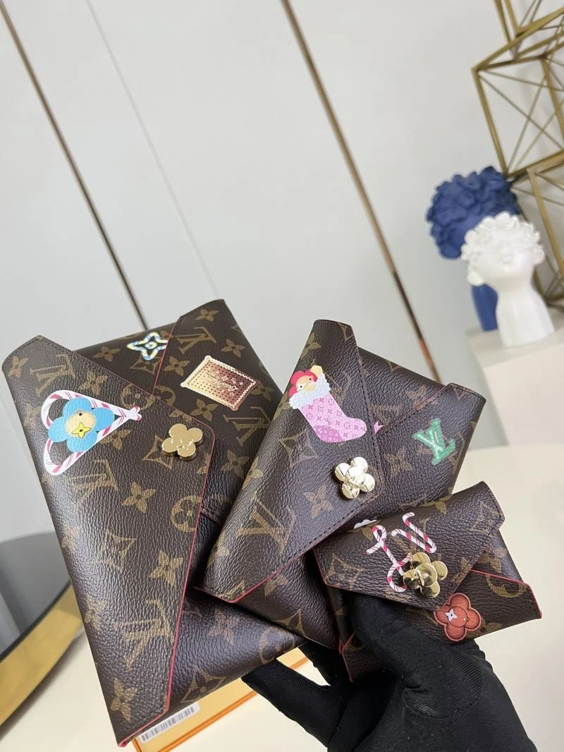 RelaxedFit Louis Vuitton Clutch Bags 41240