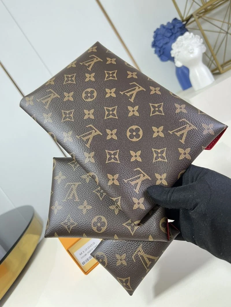RelaxedFit Louis Vuitton Clutch Bags 41240