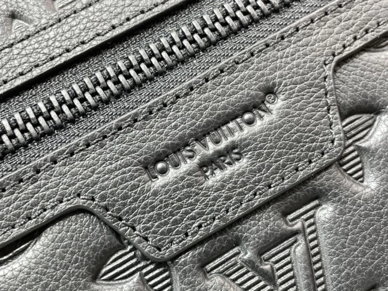 Louis Vuitton Clutch Bags Functional 40658