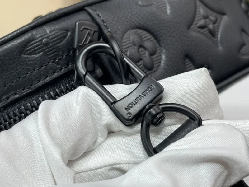 Louis Vuitton Clutch Bags Functional 40658