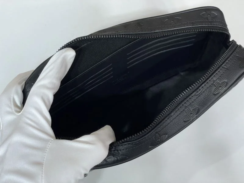 Louis Vuitton Clutch Bags Functional 40658