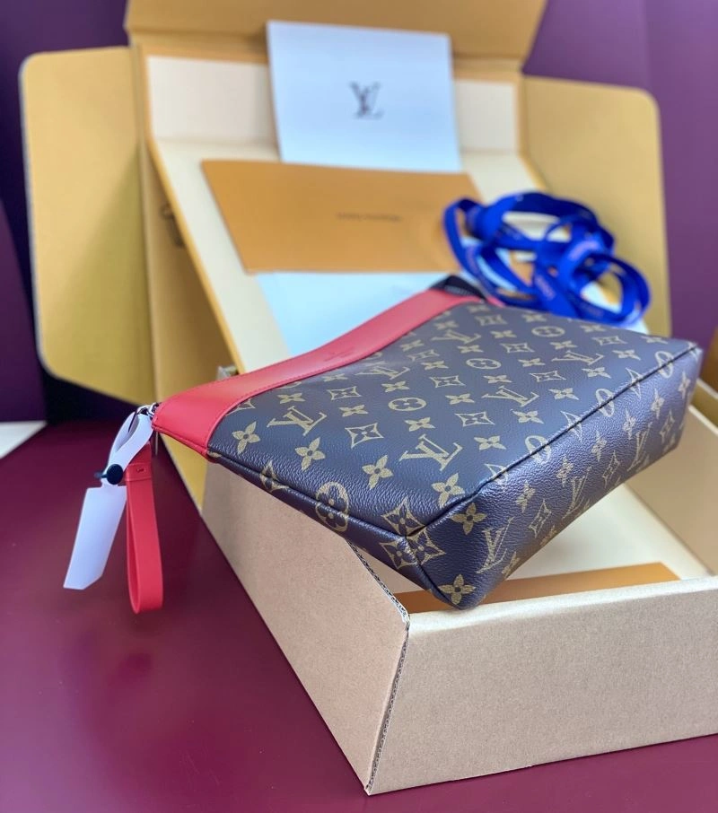 Soft Louis Vuitton Clutch Bags 57328