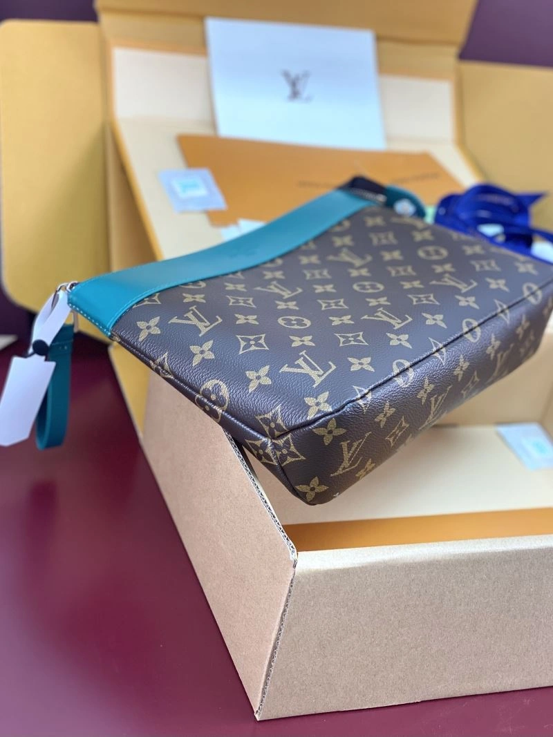 Bold Louis Vuitton Clutch Bags 57327