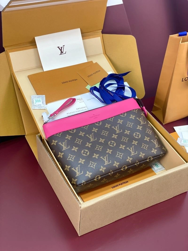Louis Vuitton Clutch Bags UrbanChic 57323