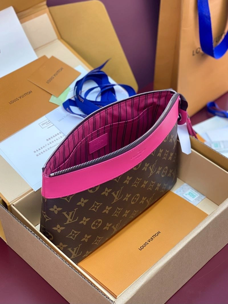 Louis Vuitton Clutch Bags UrbanChic 57323