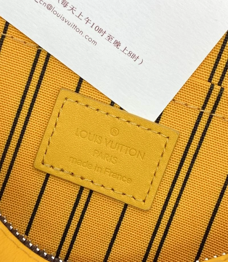 OdorResistant Louis Vuitton Clutch Bags 57354