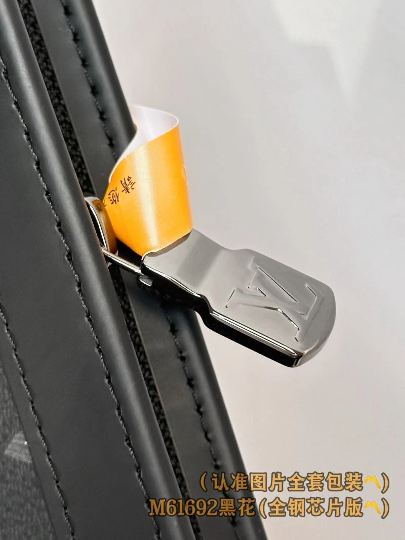Compact Louis Vuitton Clutch Bags 57319