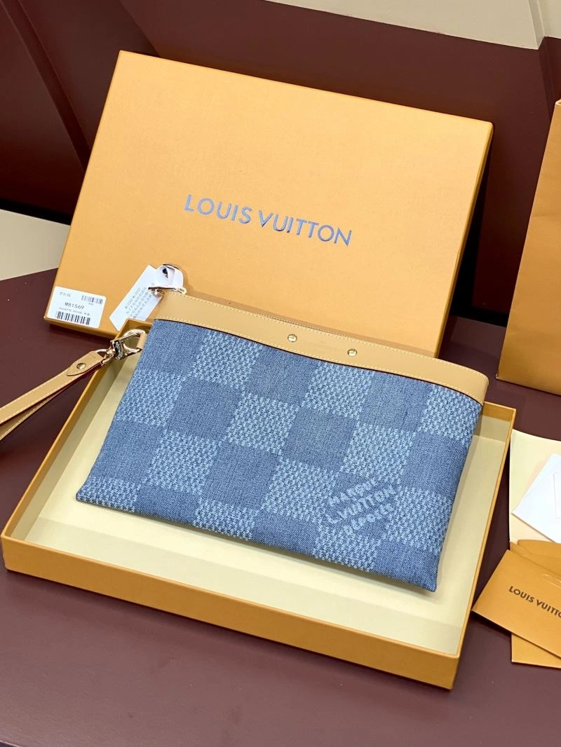 WeatherProof Louis Vuitton Clutch Bags 65740