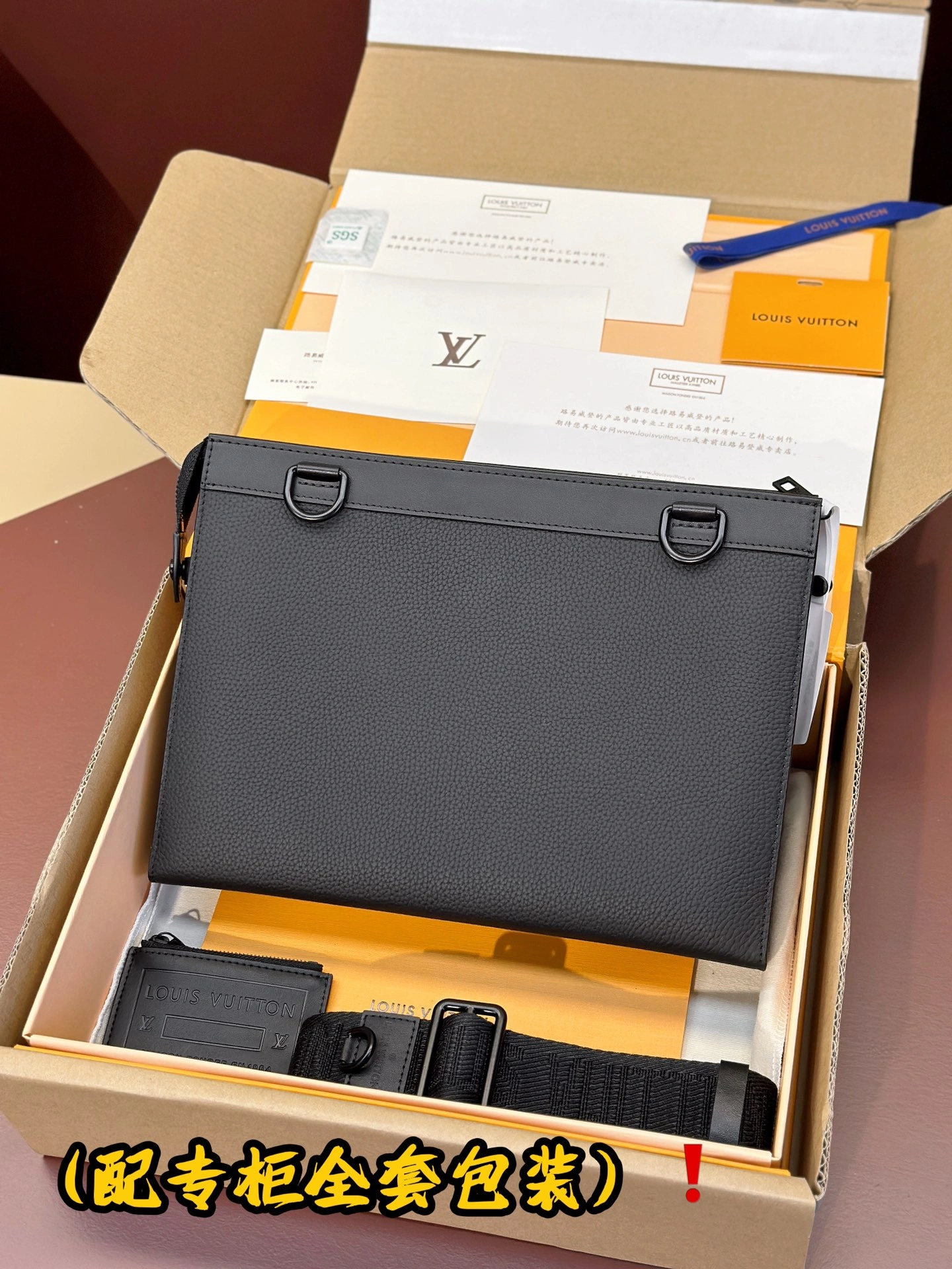 Resilient Louis Vuitton Clutch Bags 56369