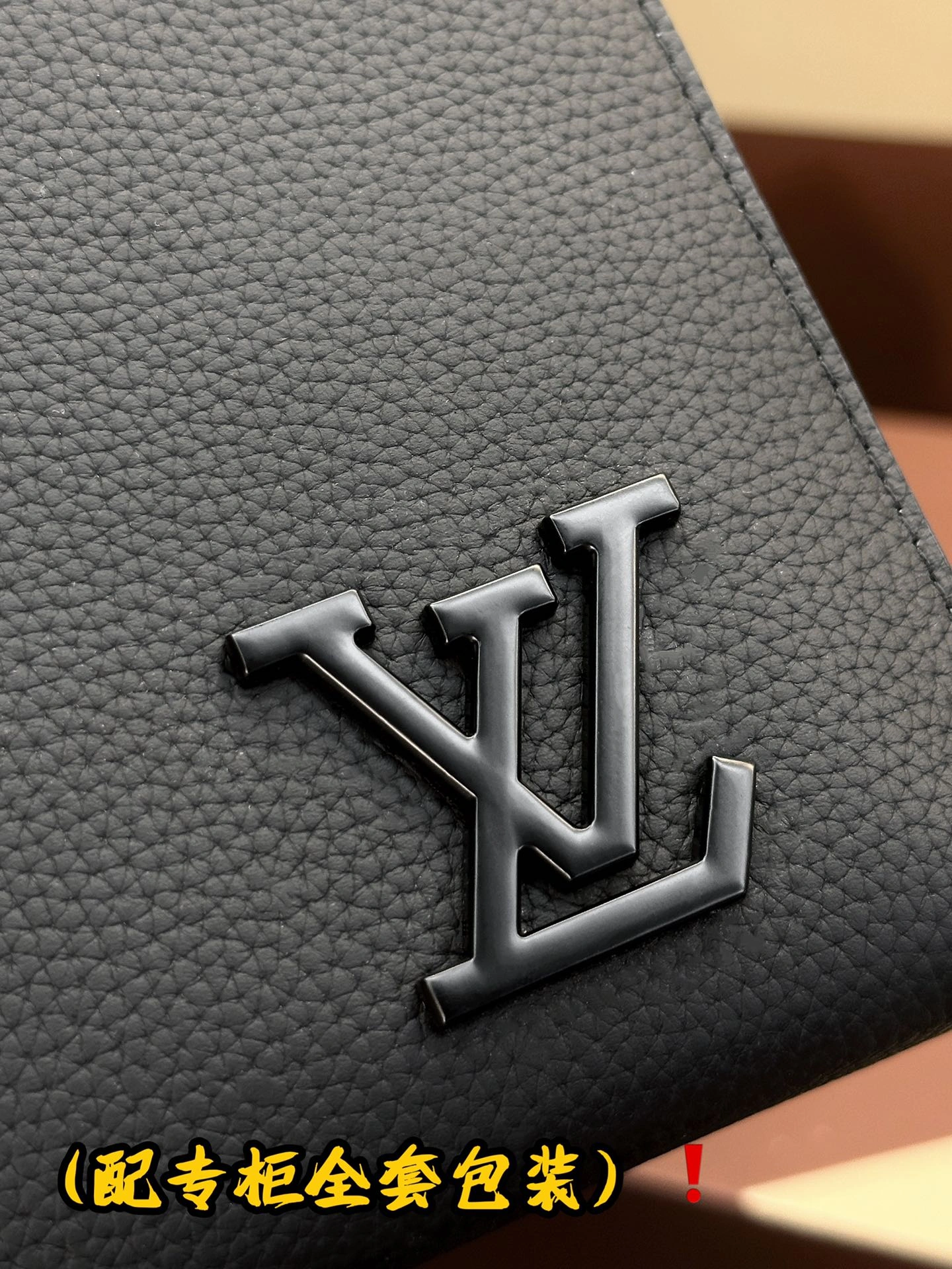 Resilient Louis Vuitton Clutch Bags 56369