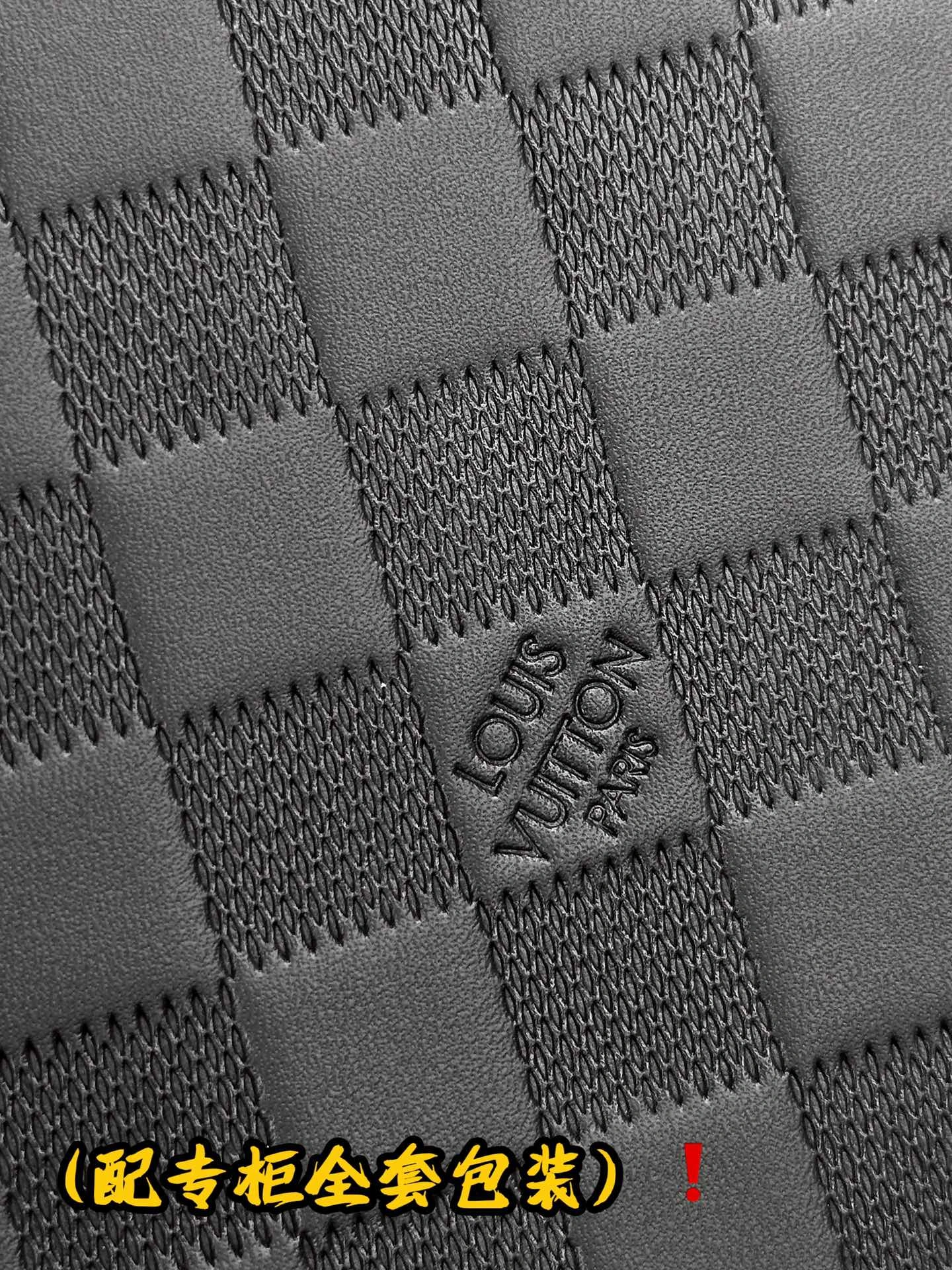 StreetReady Louis Vuitton Clutch Bags 56368