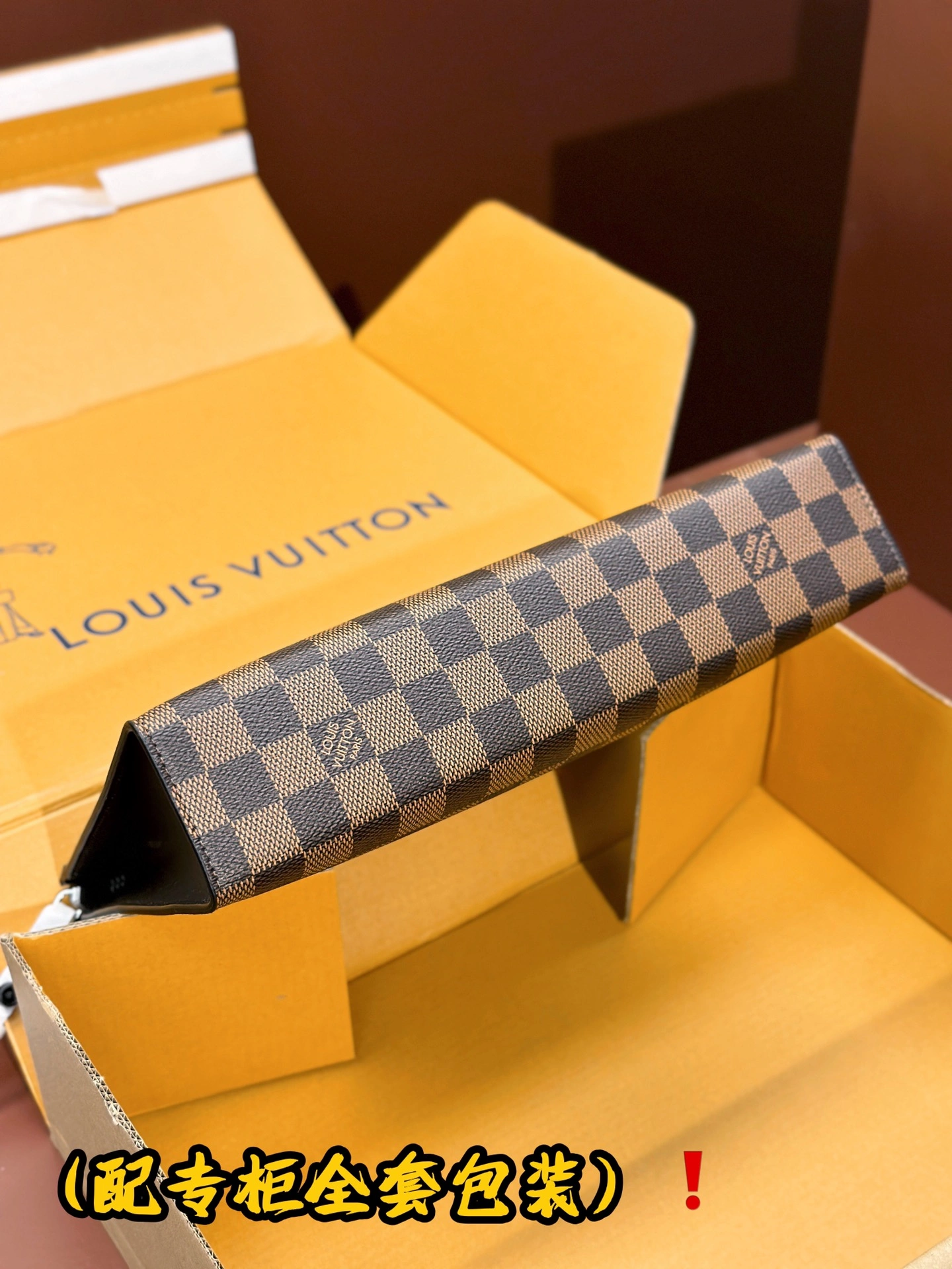 Louis Vuitton Clutch Bags Unisex 56360